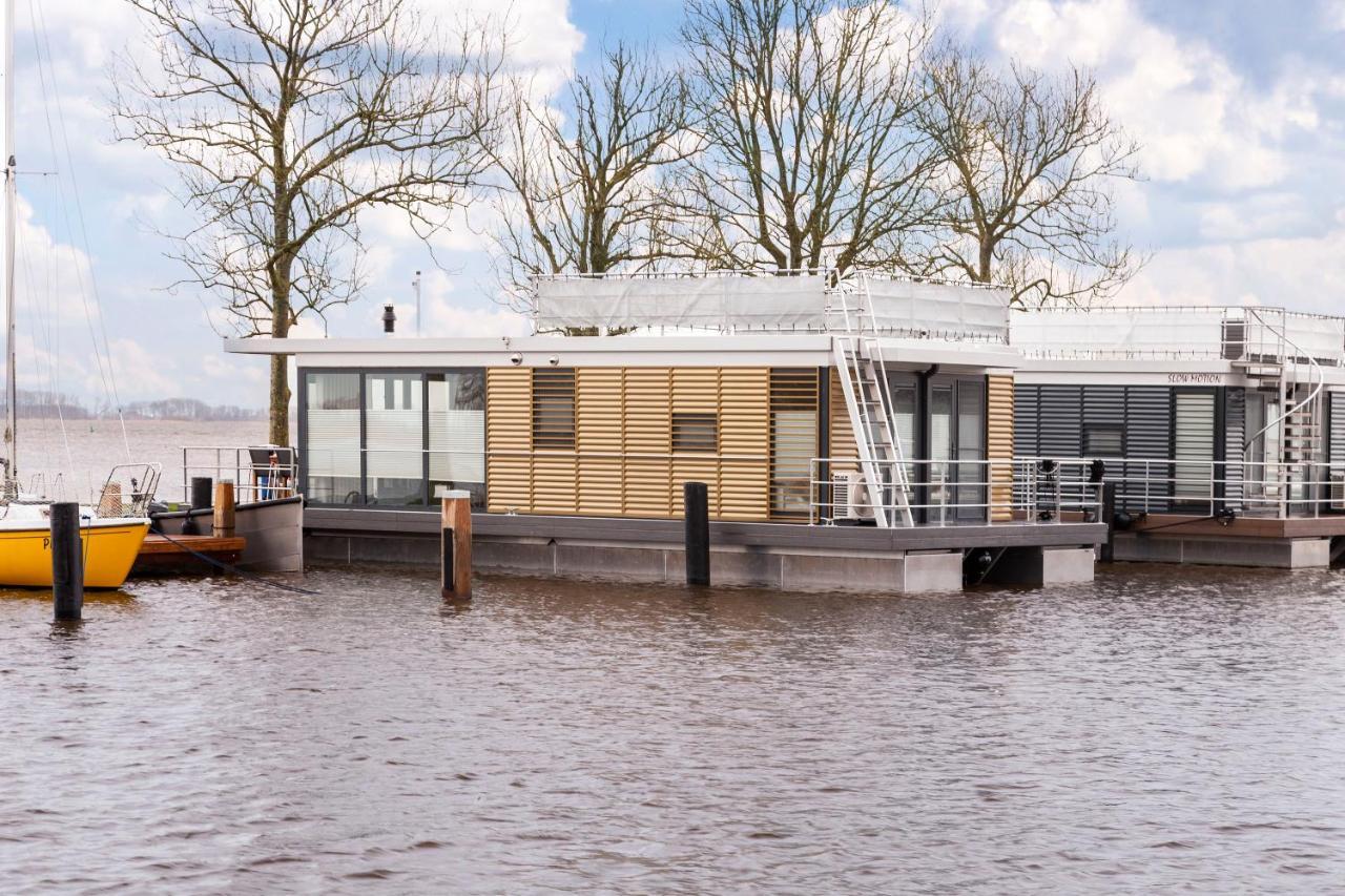 Welcome In - Houseboat 'Elysium' Met Eigen Aanlegsteiger Sneek - Offingawier Exteriör bild