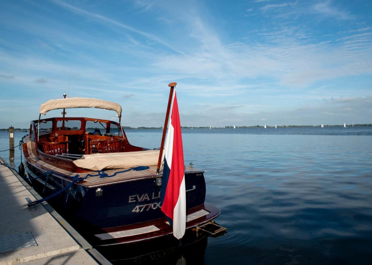 Welcome In - Houseboat 'Elysium' Met Eigen Aanlegsteiger Sneek - Offingawier Exteriör bild
