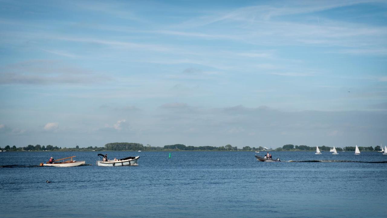Welcome In - Houseboat 'Elysium' Met Eigen Aanlegsteiger Sneek - Offingawier Exteriör bild